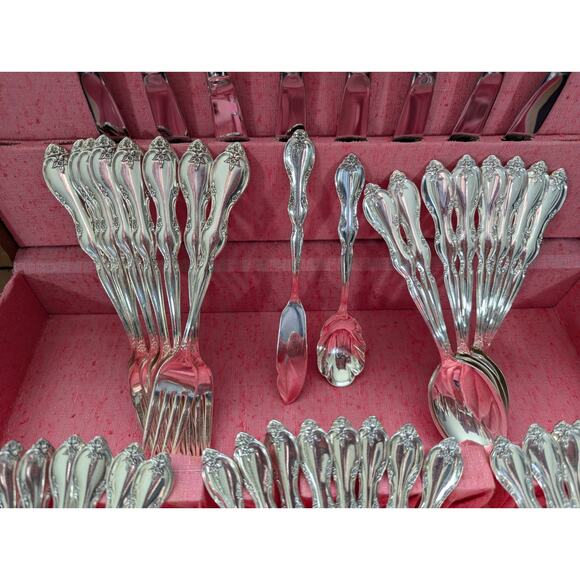 ANTIQUE/VINTAGE WM. ROGERS JULIETTE SILVERPLATE  1953 SVC 8, 50 PIECES! - Picture 5 of 15
